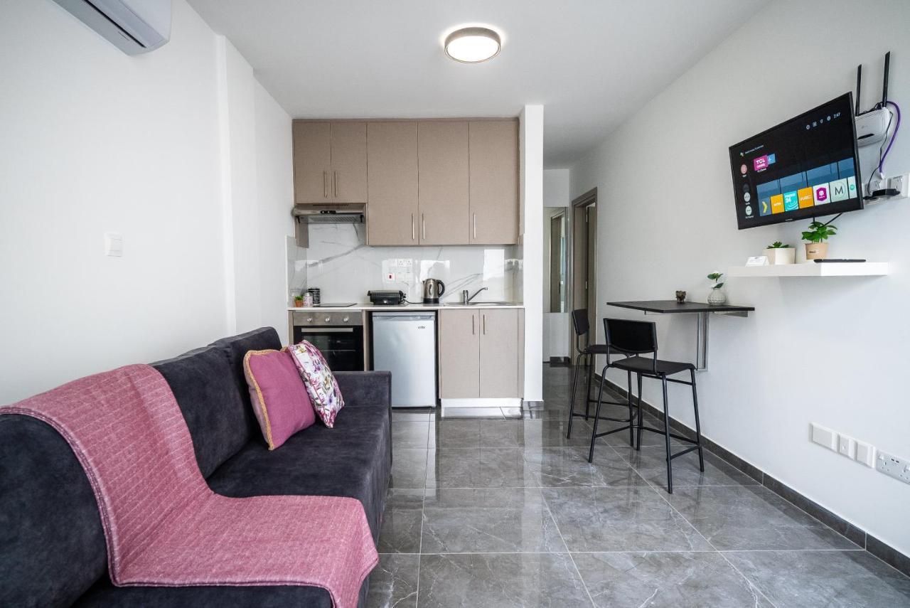 Spiros Luxury Apartments 아이아 나파 외부 사진