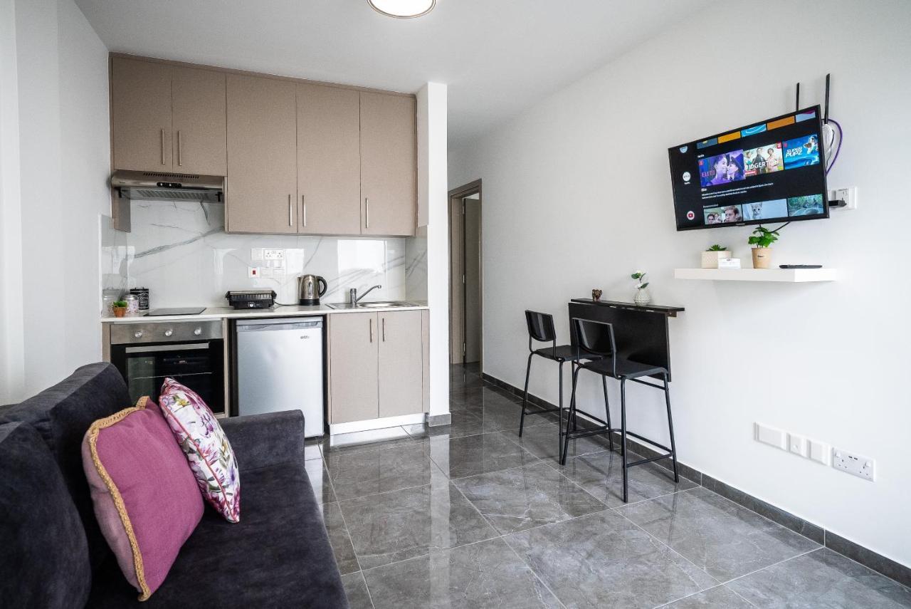 Spiros Luxury Apartments 아이아 나파 외부 사진