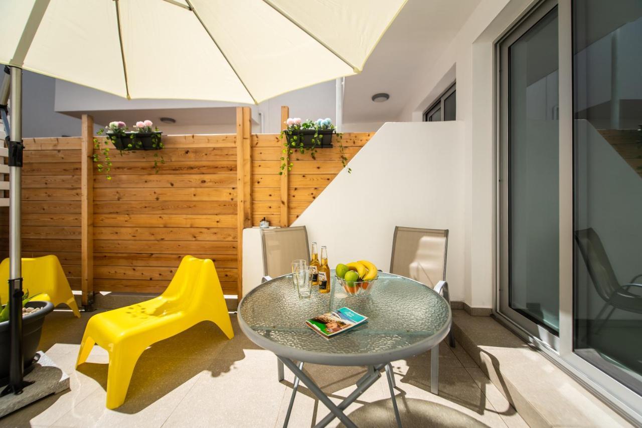 Spiros Luxury Apartments 아이아 나파 외부 사진