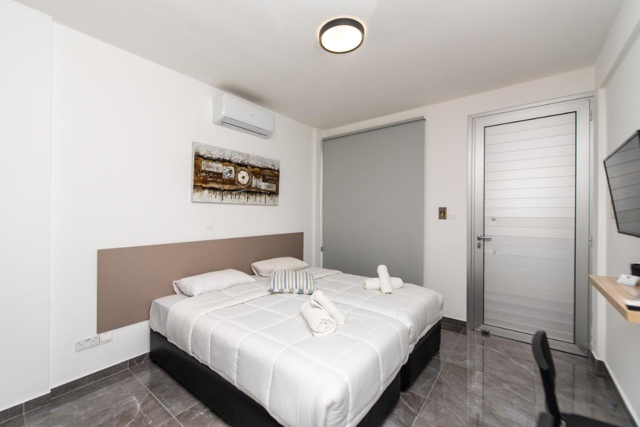 Spiros Luxury Apartments 아이아 나파 외부 사진