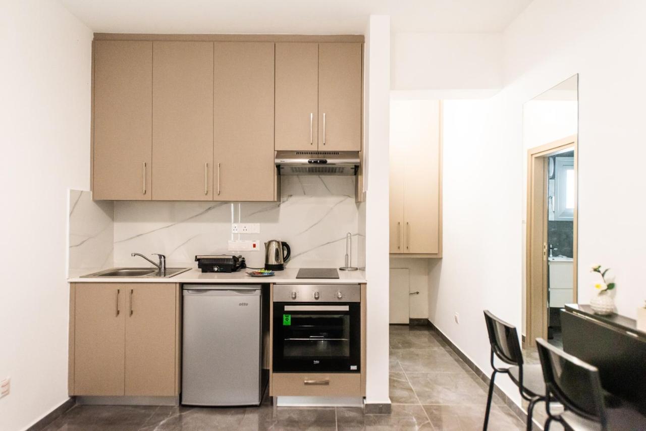 Spiros Luxury Apartments 아이아 나파 외부 사진