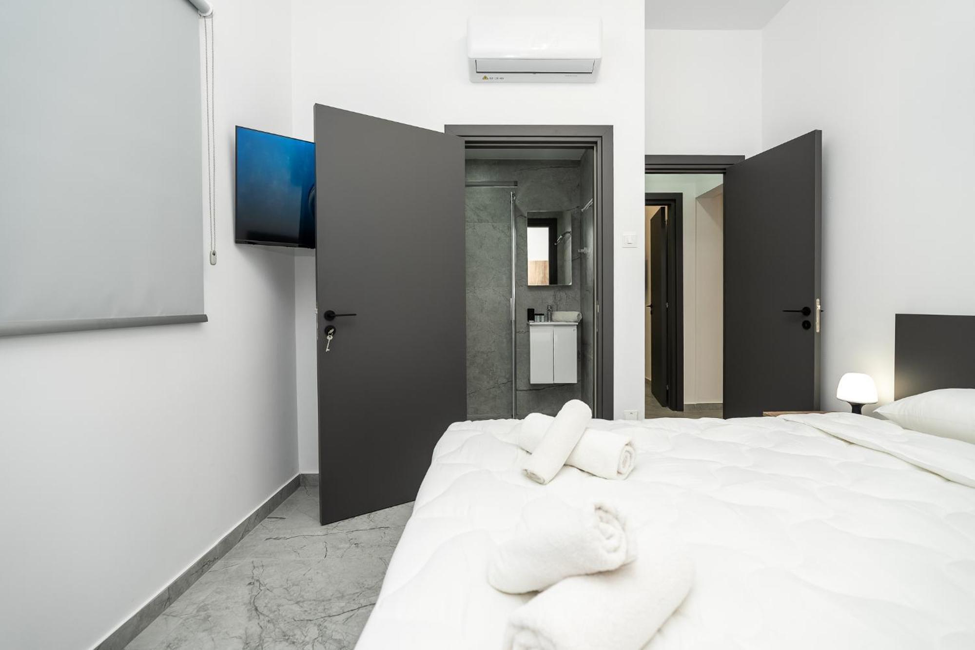 Spiros Luxury Apartments 아이아 나파 외부 사진