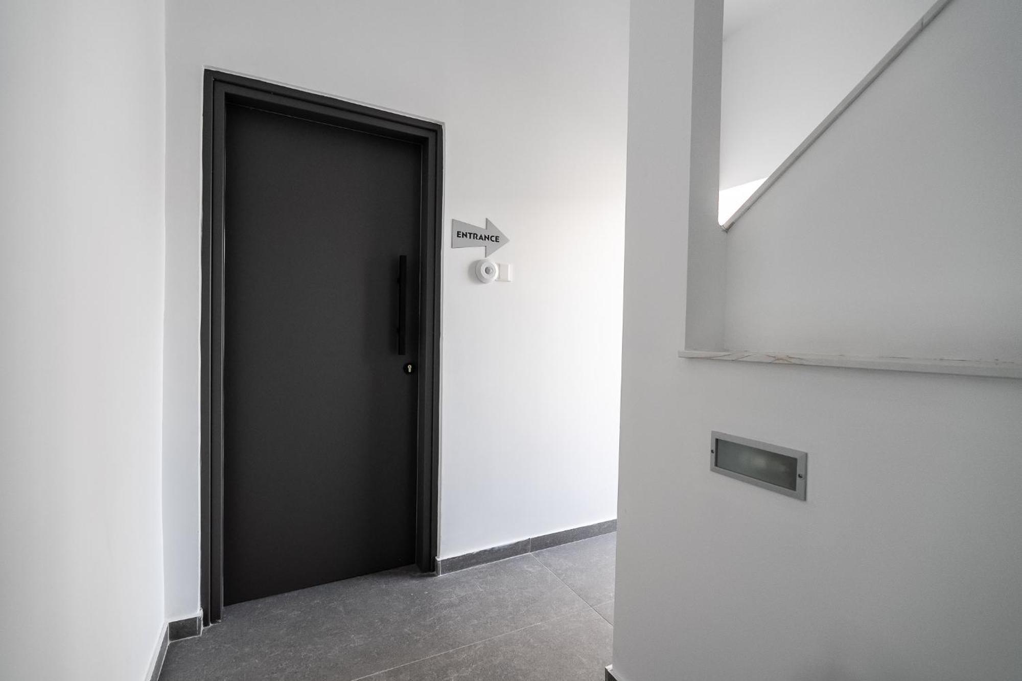 Spiros Luxury Apartments 아이아 나파 외부 사진