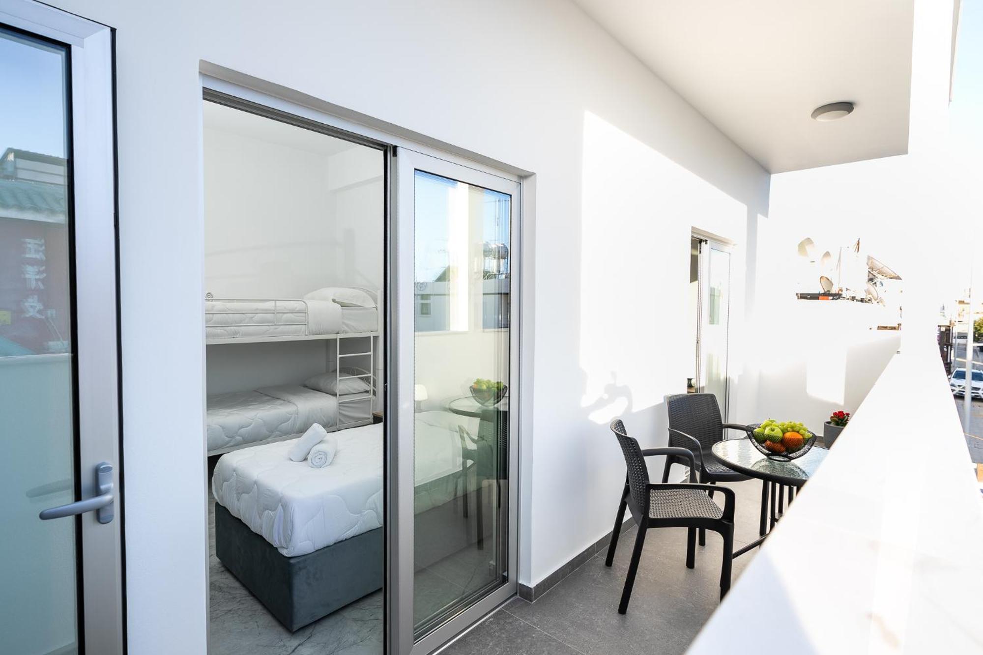 Spiros Luxury Apartments 아이아 나파 외부 사진