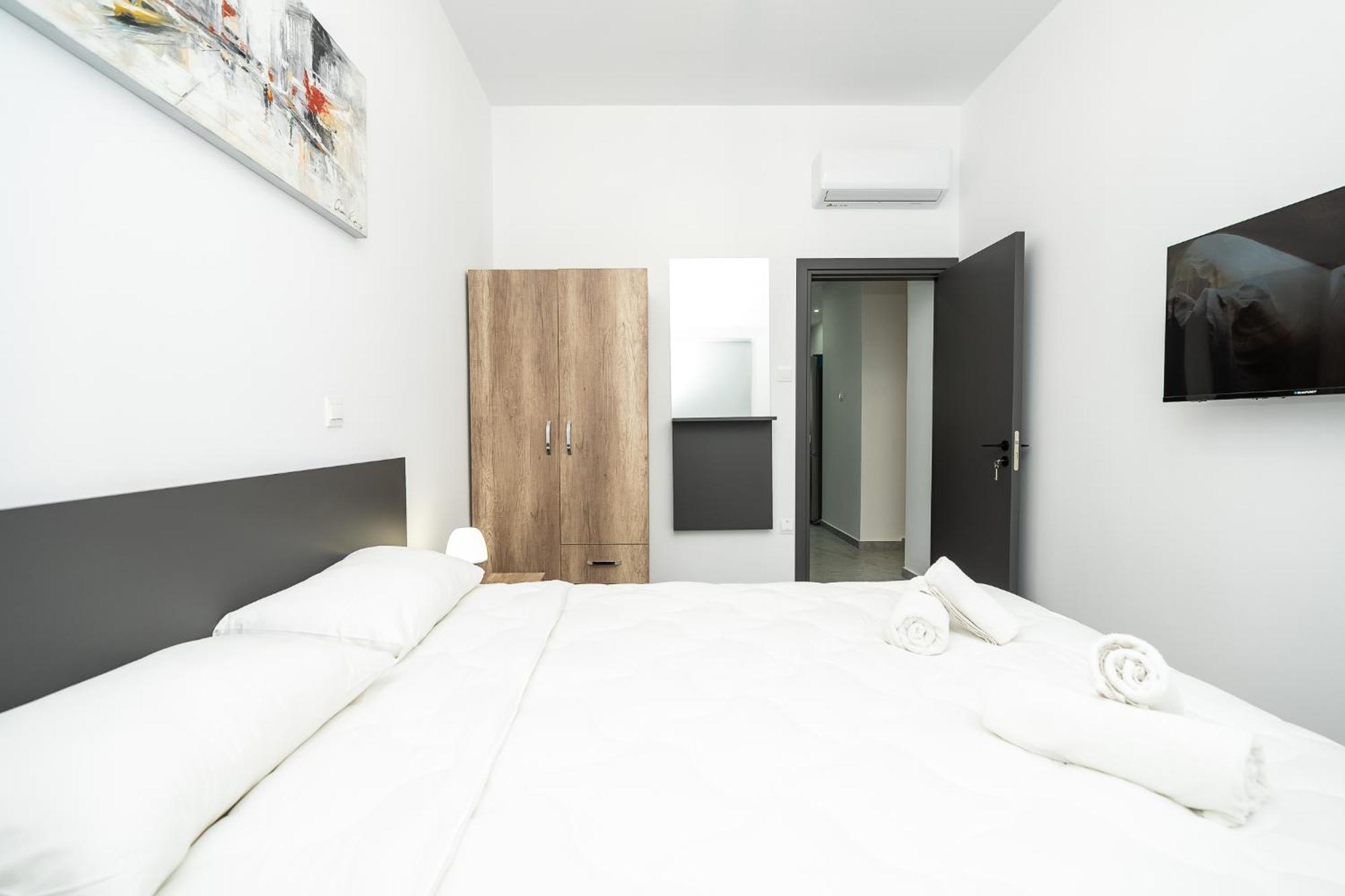 Spiros Luxury Apartments 아이아 나파 외부 사진