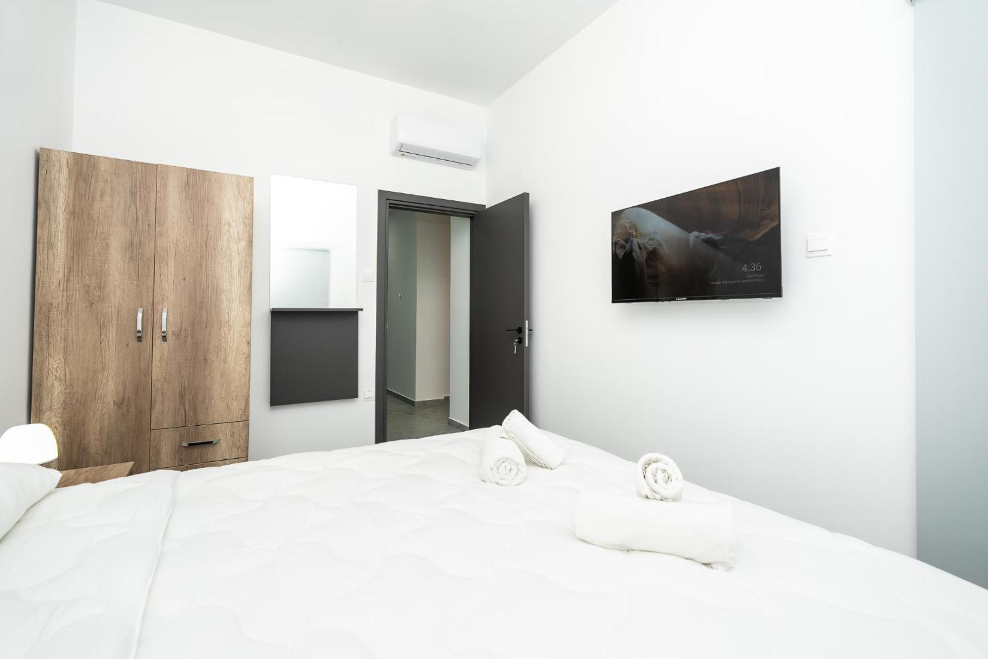 Spiros Luxury Apartments 아이아 나파 외부 사진
