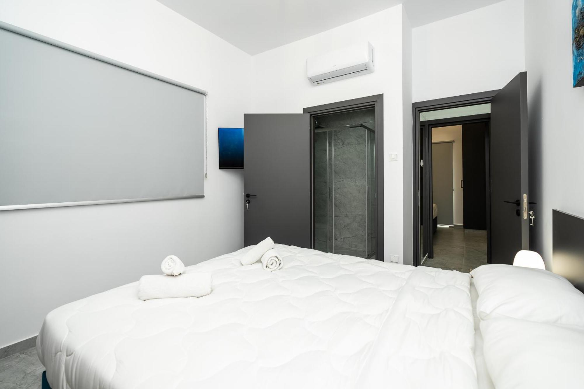 Spiros Luxury Apartments 아이아 나파 외부 사진